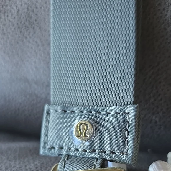 lululemon athletica Gray and Cream Key & Card Holders - Picture 5 of 7